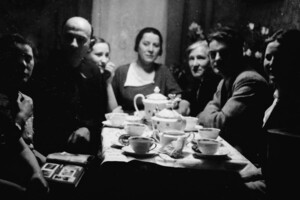 Gerdas Schweigen, Kaffeetafel © Britzka Film